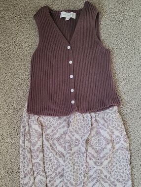 Pink Republic Mauve-Brown Ribbed Button Vest